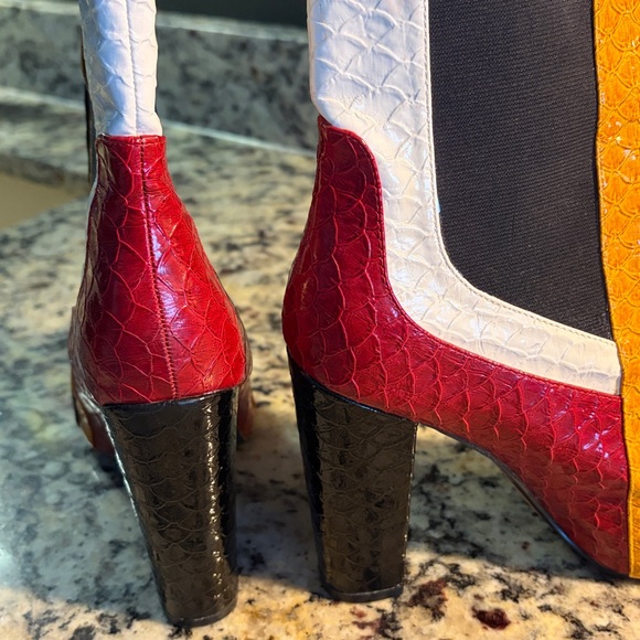 CAPE ROBBIN🐝QUAD-COLOR FABLE ANKLE BOOT - Picture 9 of 16